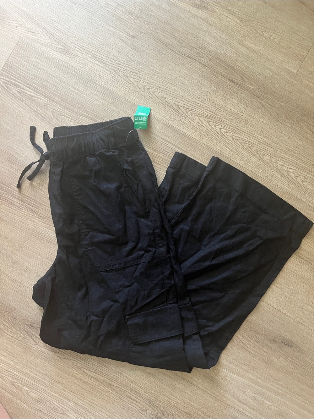 GAP Black Women's Cargo Linen Pants with Elastic Waist